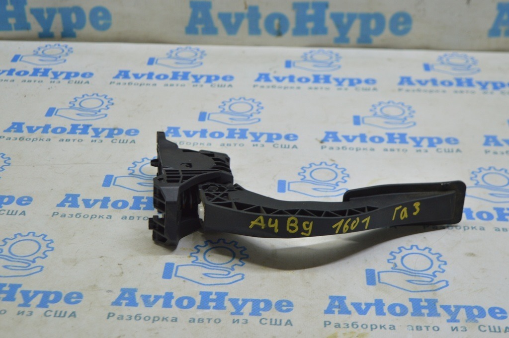 Педаль газа Audi A4 B9 17-