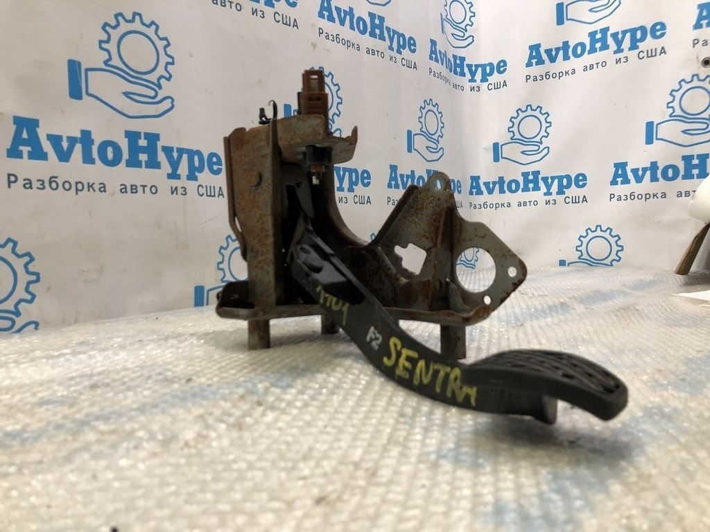Педаль газа Nissan Sentra 13-19