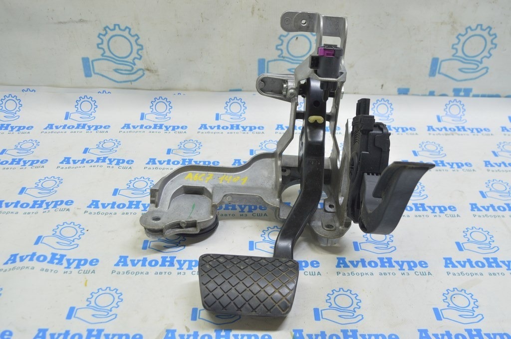 Педаль тормоза Audi A6 C7 12-18