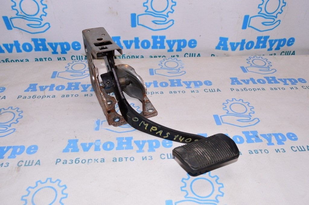 Педаль тормоза Jeep Compass 11-16