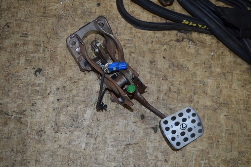 Педаль тормоза Lexus GS300 GS350 06-11 хром накладка (01)