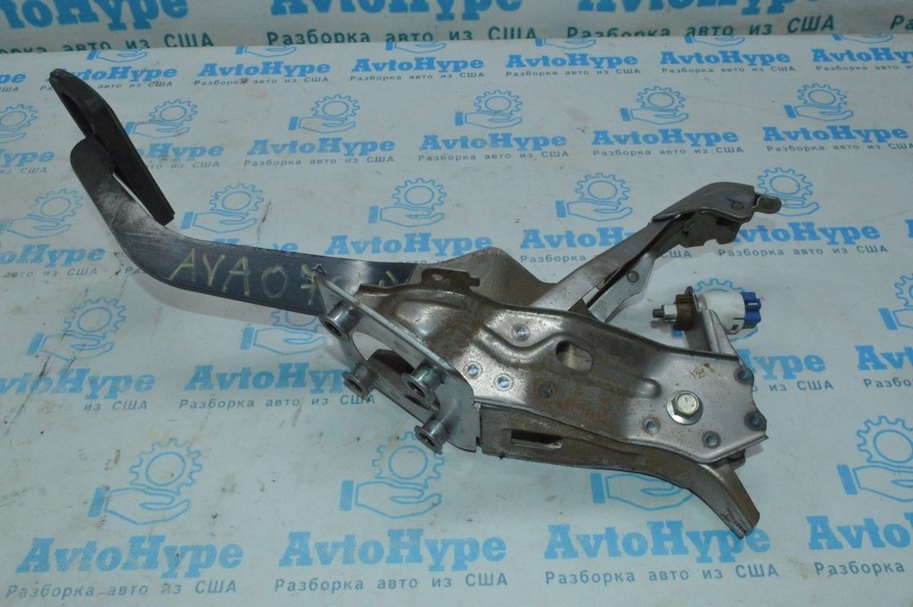 Педаль тормоза Toyota Avalon 05-12