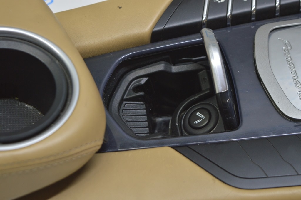 Пепельница передней центральной консоли Porsche Panamera 10-16 черн