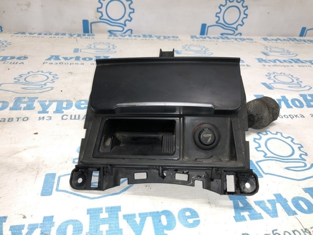 Пепельница передняя Audi a4 b8 08-16