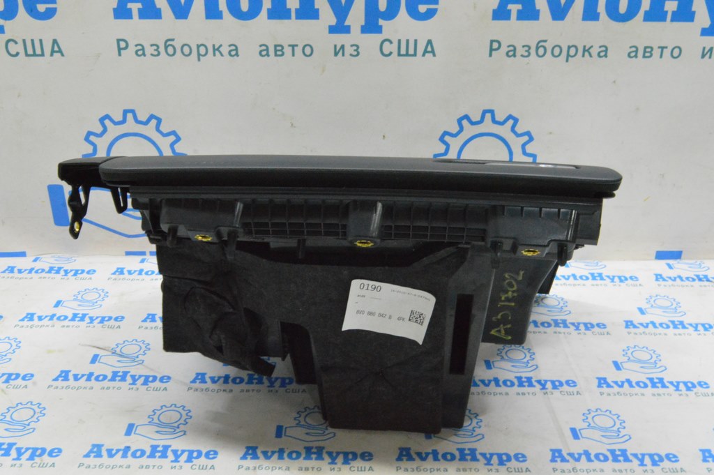 Перчаточный ящик, бардачок Audi A3 8V 15-20 4d черный, хром ручка — фото 2