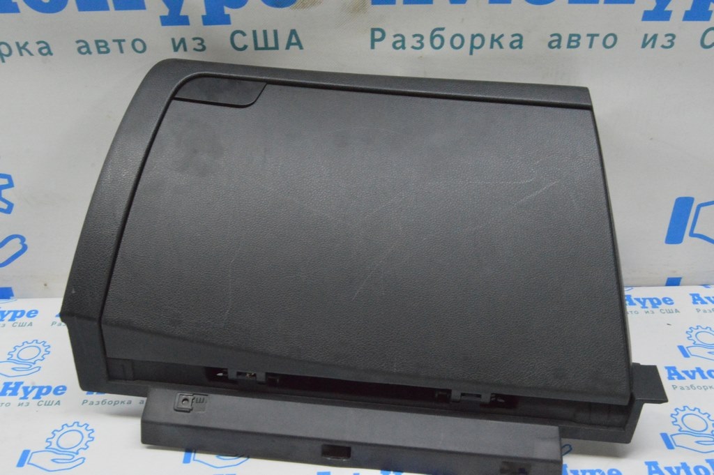 Перчаточный ящик, бардачок Kia Optima 11-15 черн (04) царапины