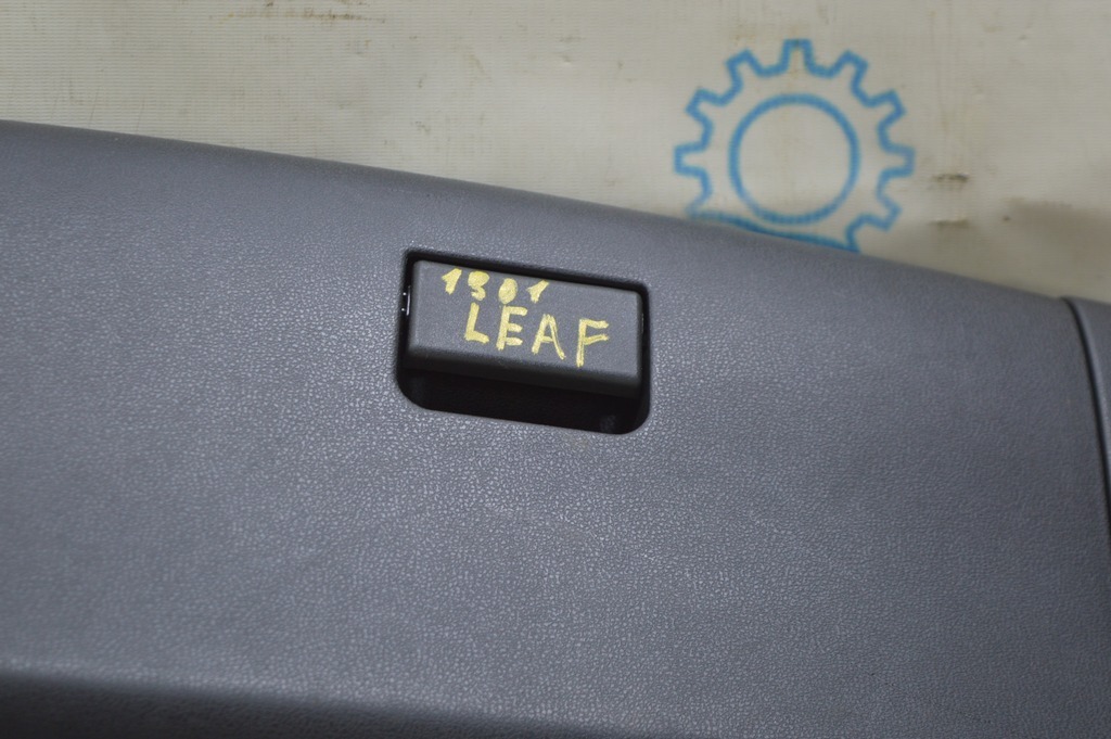 Перчаточный ящик, бардачок Nissan Leaf 18-22 черный — фото 2