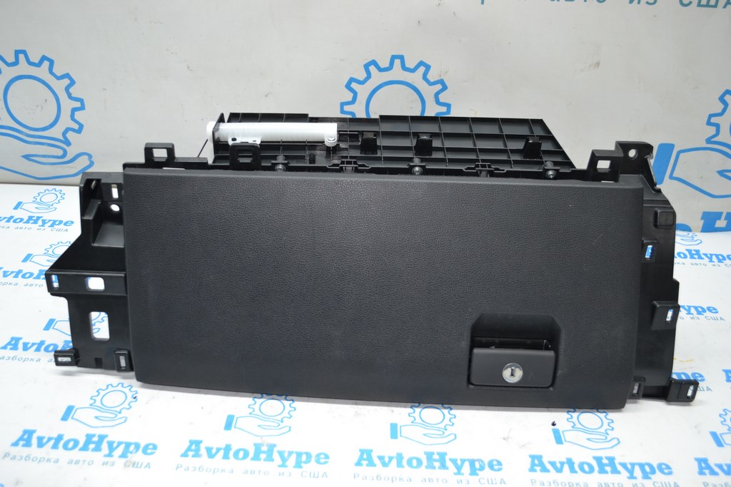 Перчаточный ящик, бардачок Toyota Tundra 22- (01)