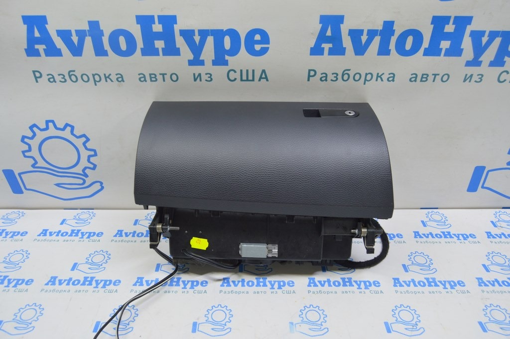 Перчаточный ящик, бардачок VW Multivan T5 09-15 черн (01) с прикуривателем и USB