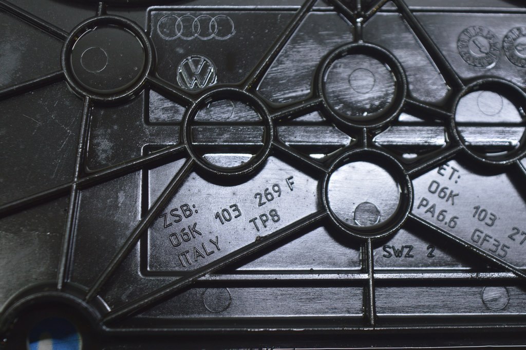 Передняя крышка гбц Audi Q7 16-18 2.0T — фото 4