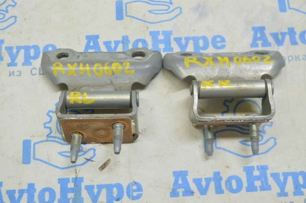 Петля двери багажника левая Lexus RX300 RX330 RX350 RX400h 04-09