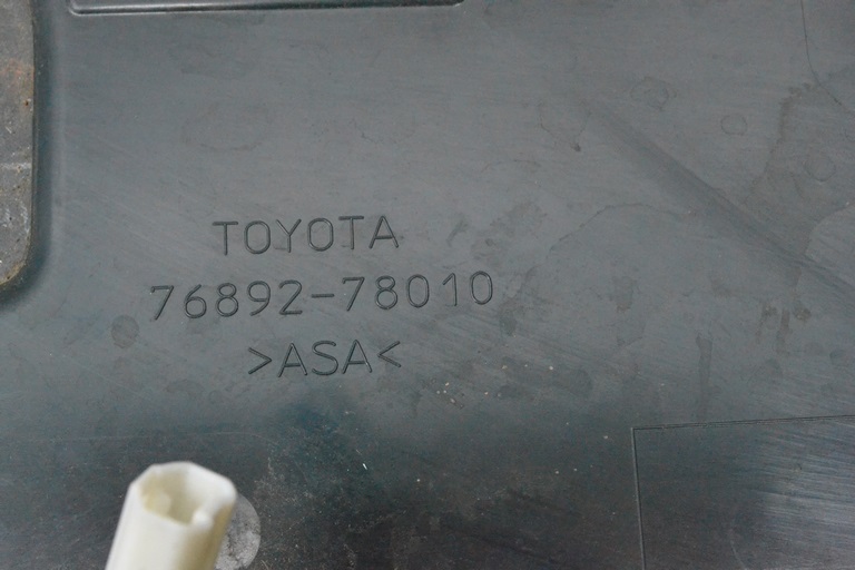 Спойлер дверей багажника Lexus NX200t NX300 NX300h 15-21 у зборі як на фото реаліз.ОД — фото 4
