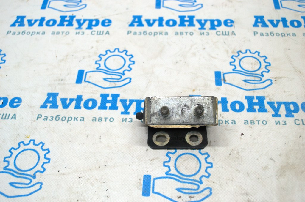 Петля двери багажника правая Infiniti QX30 17-