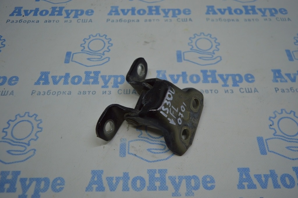Петля двери нижняя перед лев Lexus IS250/IS300/IS350 06-13
