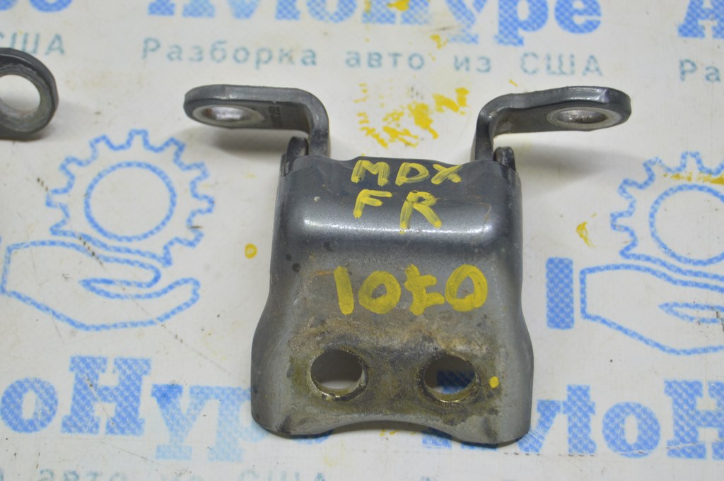 Петля двери нижняя перед прав Acura MDX 07-13