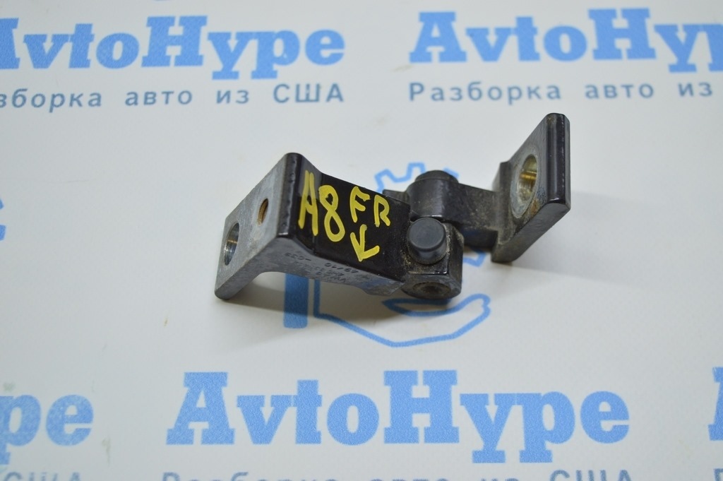 Петля двери нижняя перед прав Audi A8 D4 10-17