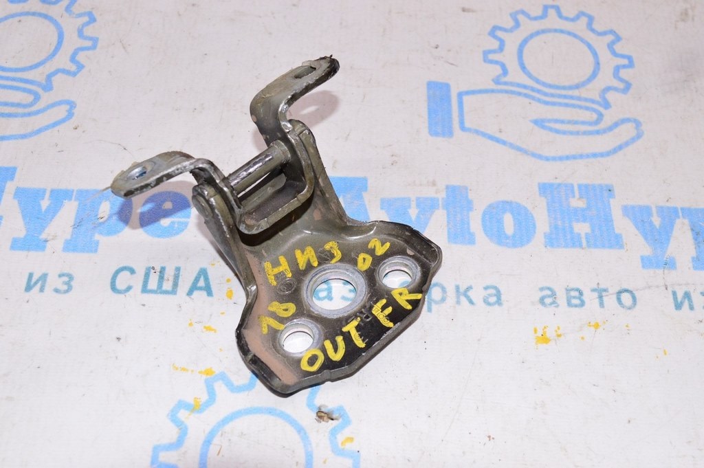 Петля двери нижняя перед прав Subaru Outback 15-19