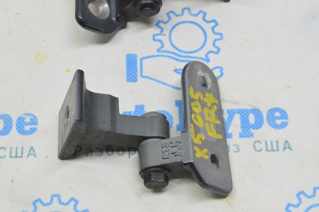 Петля двери нижняя передняя правая BMW X5 G05 19-24