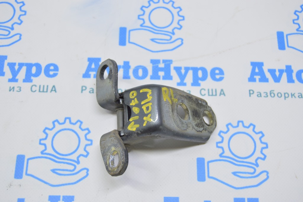 Петля двери нижняя зад лев Acura MDX 07-13