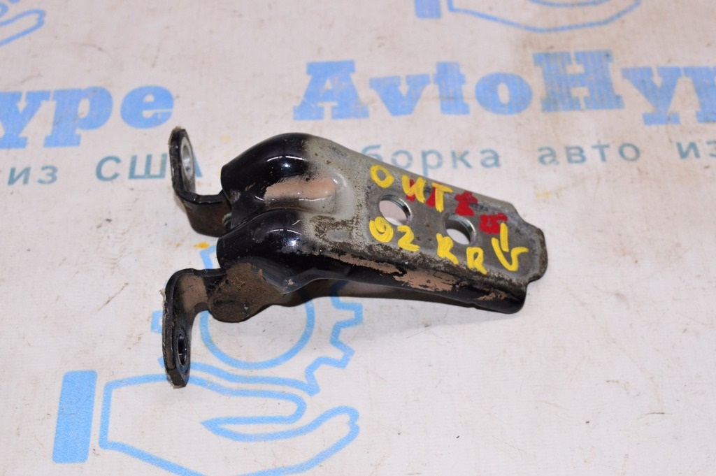 Петля двери нижняя зад лев Subaru Outback 15-19
