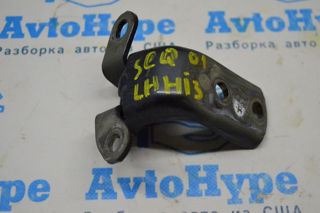 Петля двери нижняя зад лев Toyota Sequoia 2008-2022