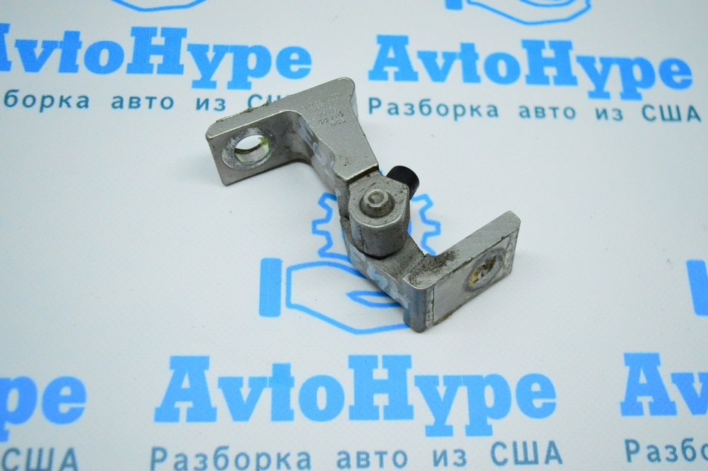 Петля двери нижняя зад прав VW Jetta 11-18 USA