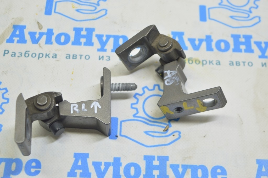 Петля двери нижняя задняя левая Audi A6 C7 12-18
