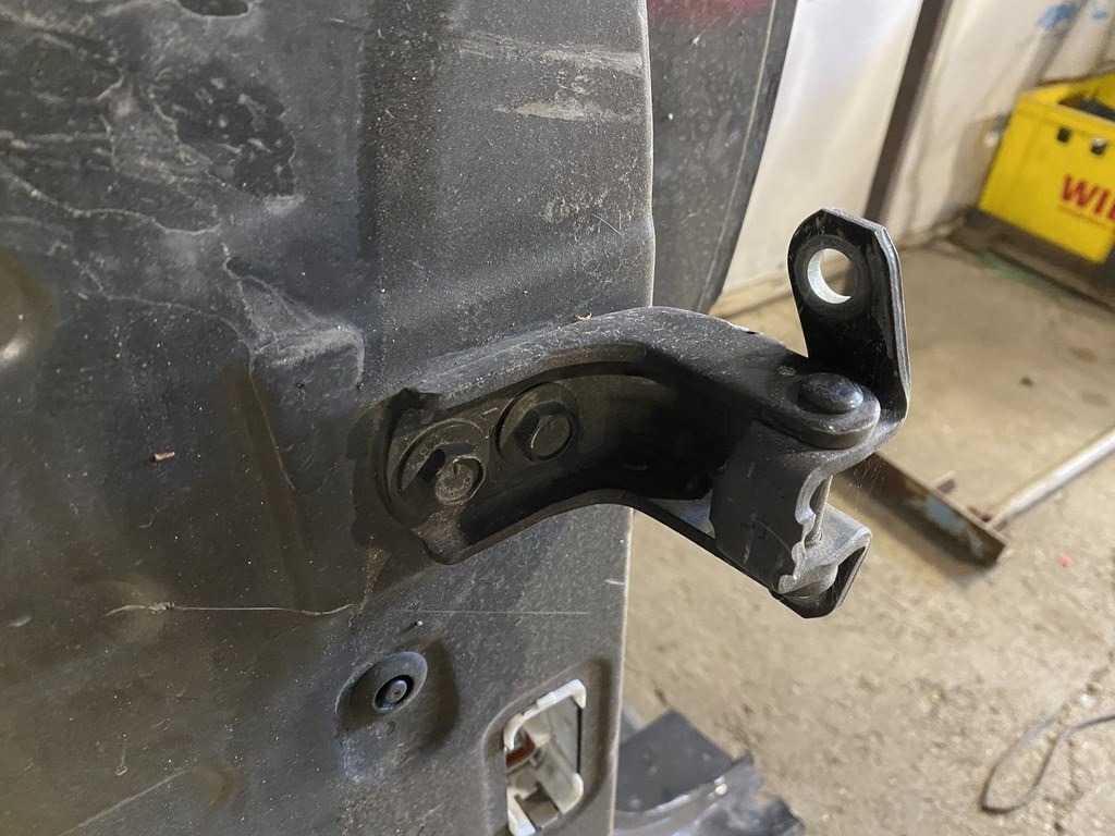 Петля двери верхняя перед лев Nissan Murano z52 15-