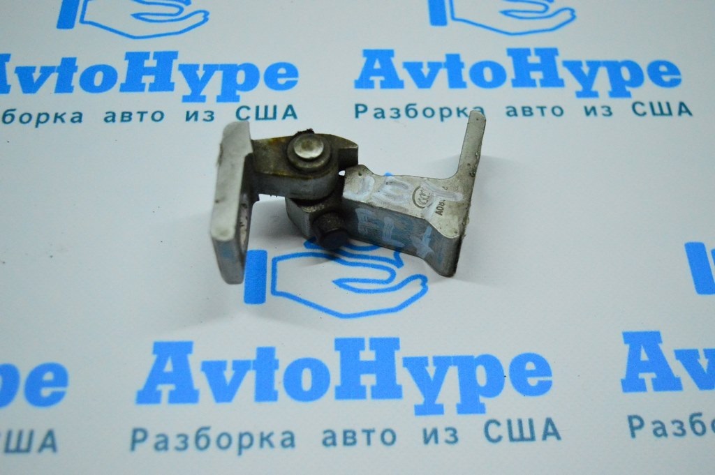 Петля двери верхняя перед лев VW Jetta 11-18 USA