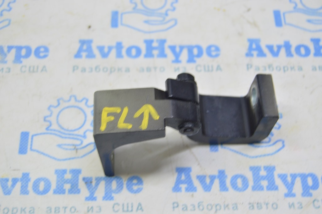 Петля двери верхняя перед лев VW Multivan T5 09-15