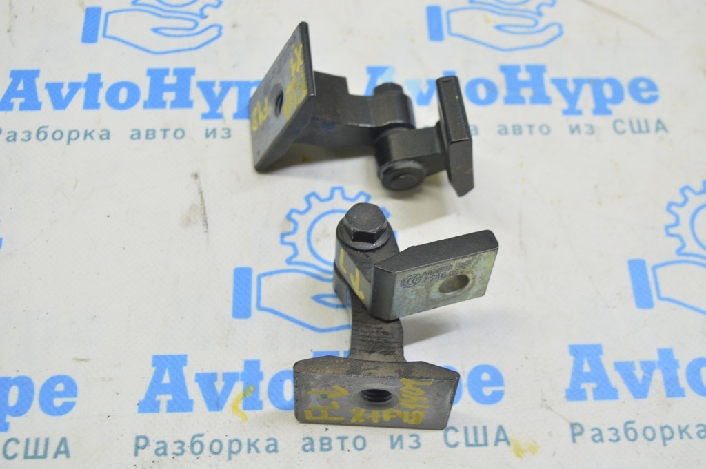 Петля двери верхняя передняя левая BMW X1 F48 16-22