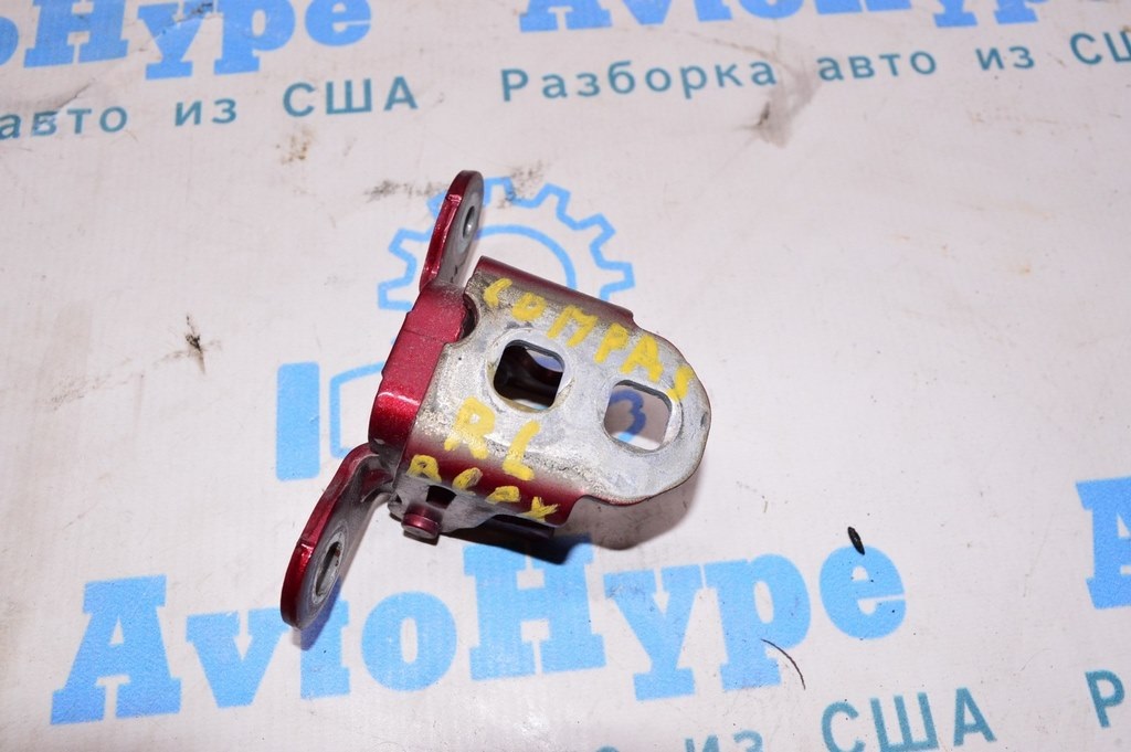 Петля двери верхняя зад лев Jeep Compass 11-16