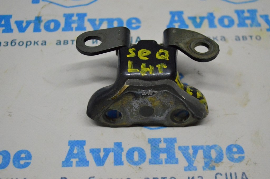 Петля двери верхняя зад лев Toyota Sequoia 2008-2022