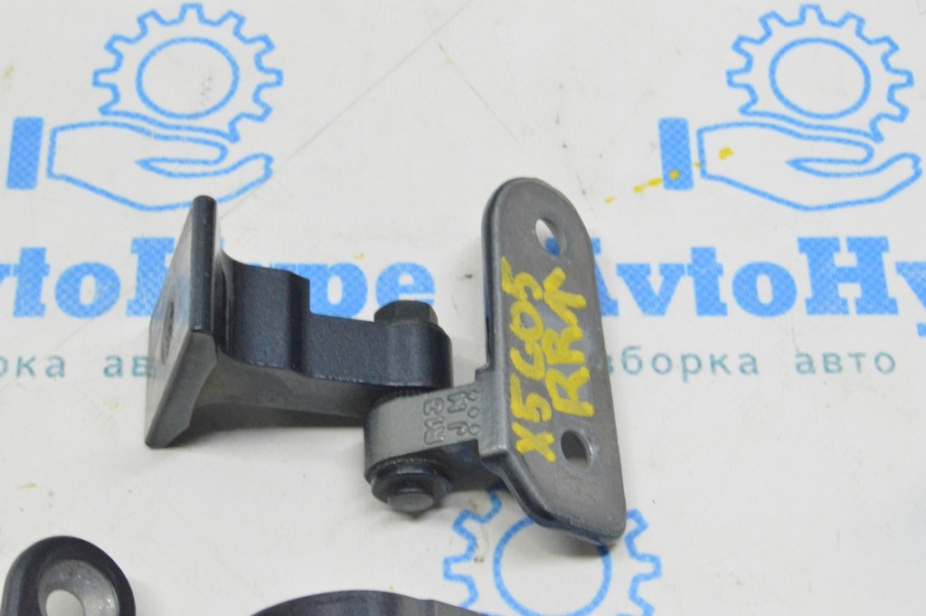 Петля двери верхняя задняя правая BMW X5 G05 19-24