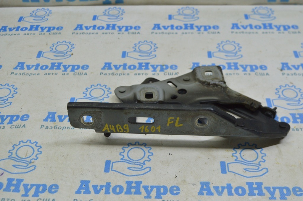 Петля капота левая Audi A4 B9 17- 8W0823301D