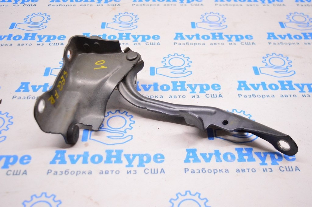 Петля капота правая Toyota Sequoia 2008-2022