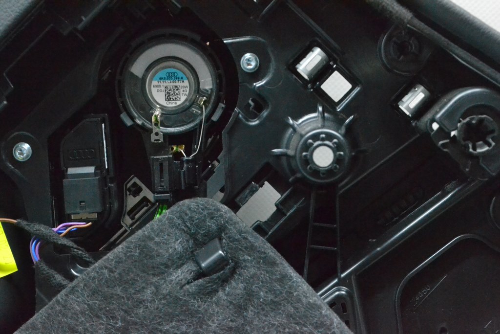 Пищалка двери задней правой Audi A7 C8 19-25 Bang and Olufsen