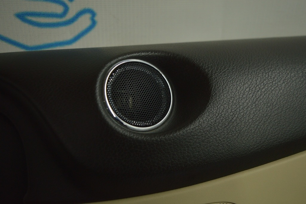 Пищалка в карте дверной перед правой Lexus RX350 RX450h 10-15 mark levinson (01)