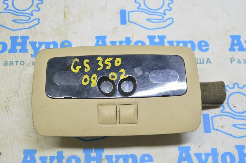 Плафон освещения задний Lexus GS300 GS350 GS430 GS450h 06-07 бежевый