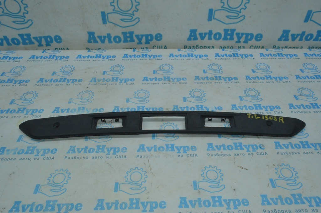 Планка подсветки номера двери багажника VW Tiguan 09-17