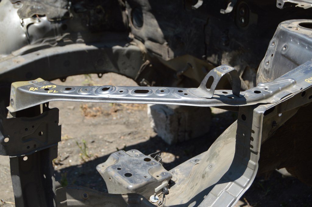 Планка телевизора ресничка левая Lexus RX350 RX450h 10-15 (03)