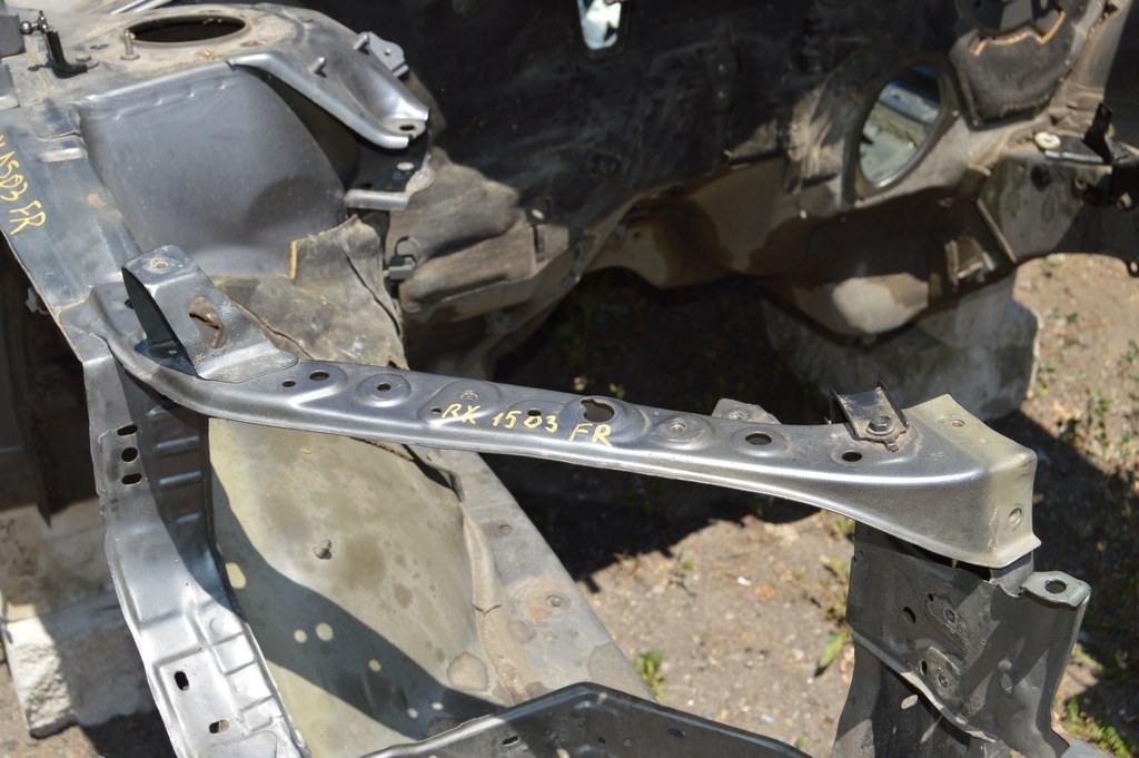 Планка телевизора ресничка правая Lexus RX350 RX450h 10-15 (03)