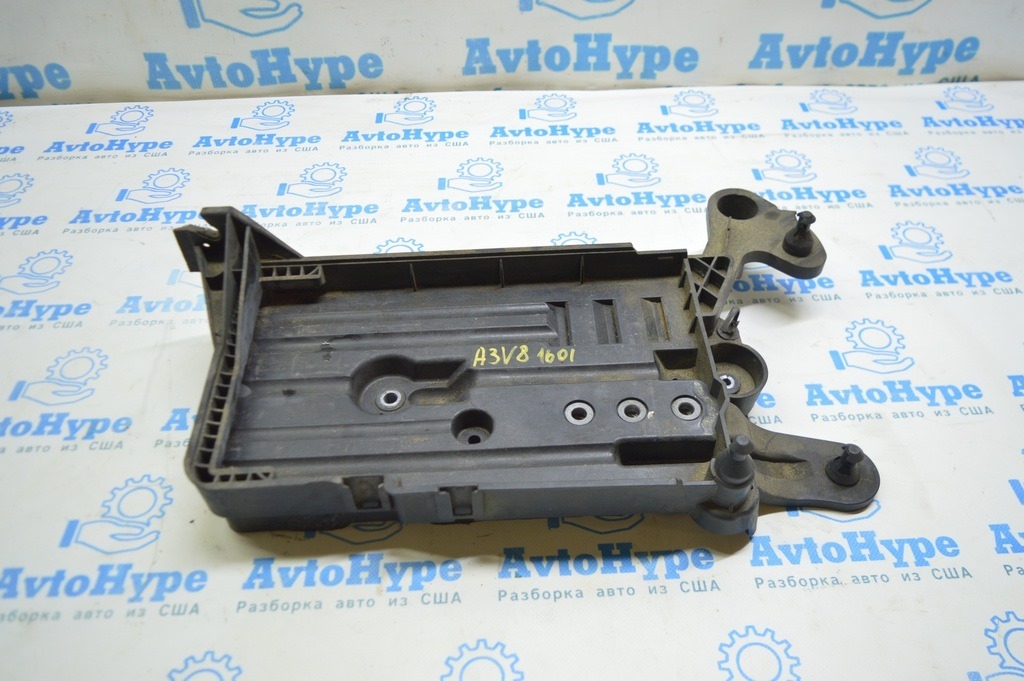 Поддон АКБ Audi A3 8V 15-20
