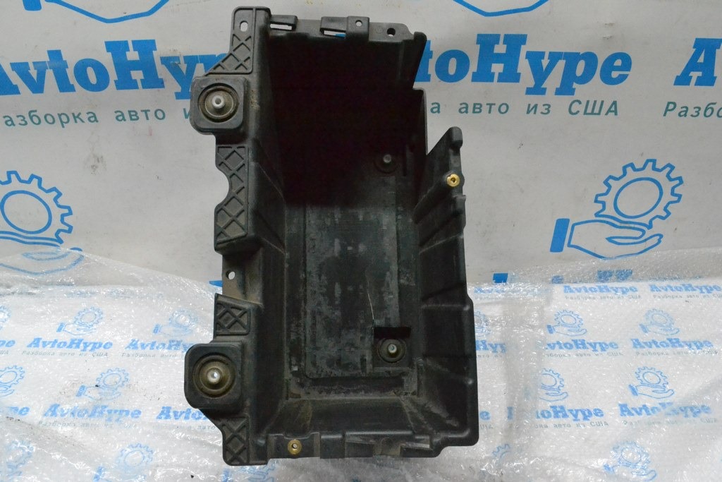 Поддон АКБ Land Rover Range Rover L405 13-17 (01) трещина внизу внутренняя часть — фото 2