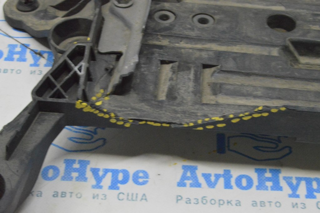 Поддон АКБ VW Jetta 19- (02) треснут, нет фрагментов — фото 2