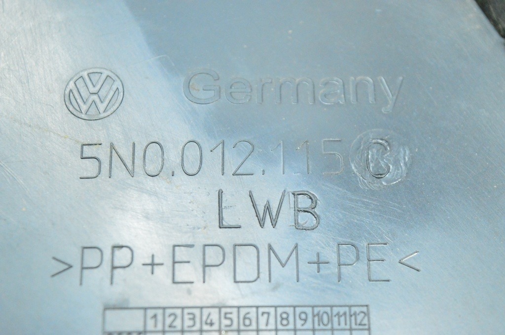 Поддон багажника VW Tiguan 09-17 без инструментов — фото 3