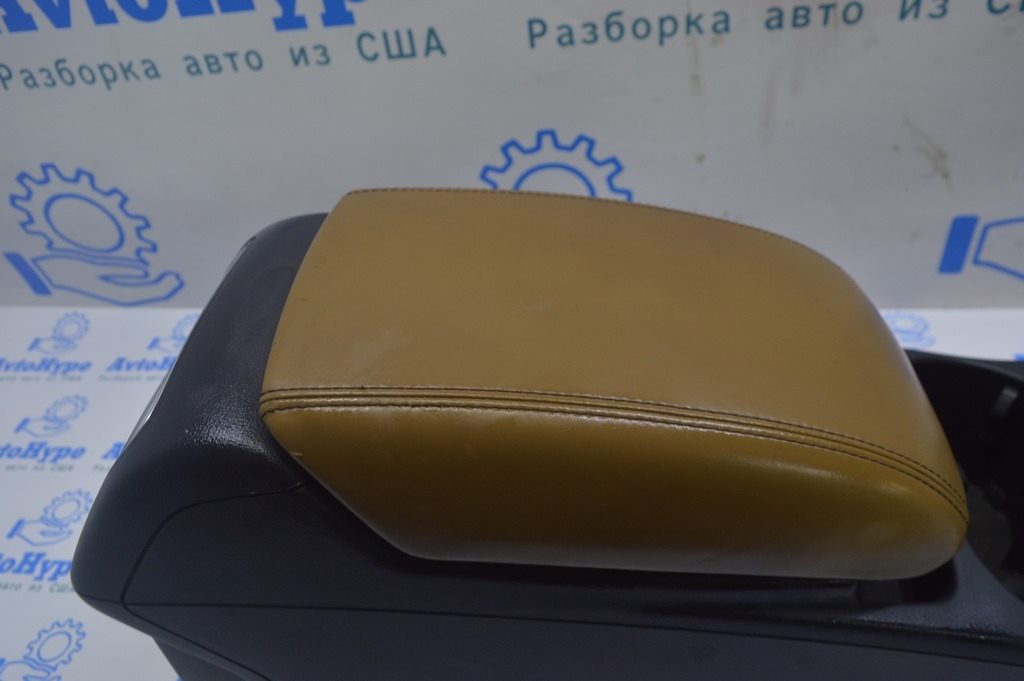 Подлокотник Audi Q5 8R 09-17 кожа коричневый