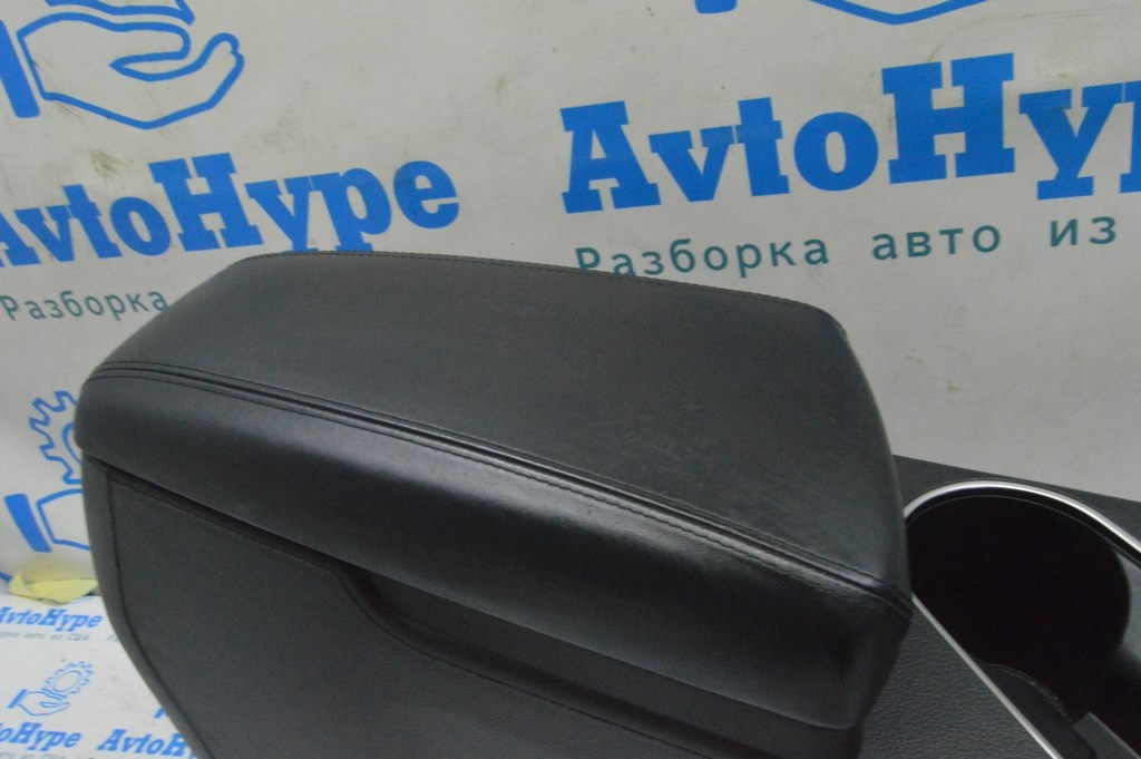Подлокотник Kia Optima 14-15 рест черн (04) потерт