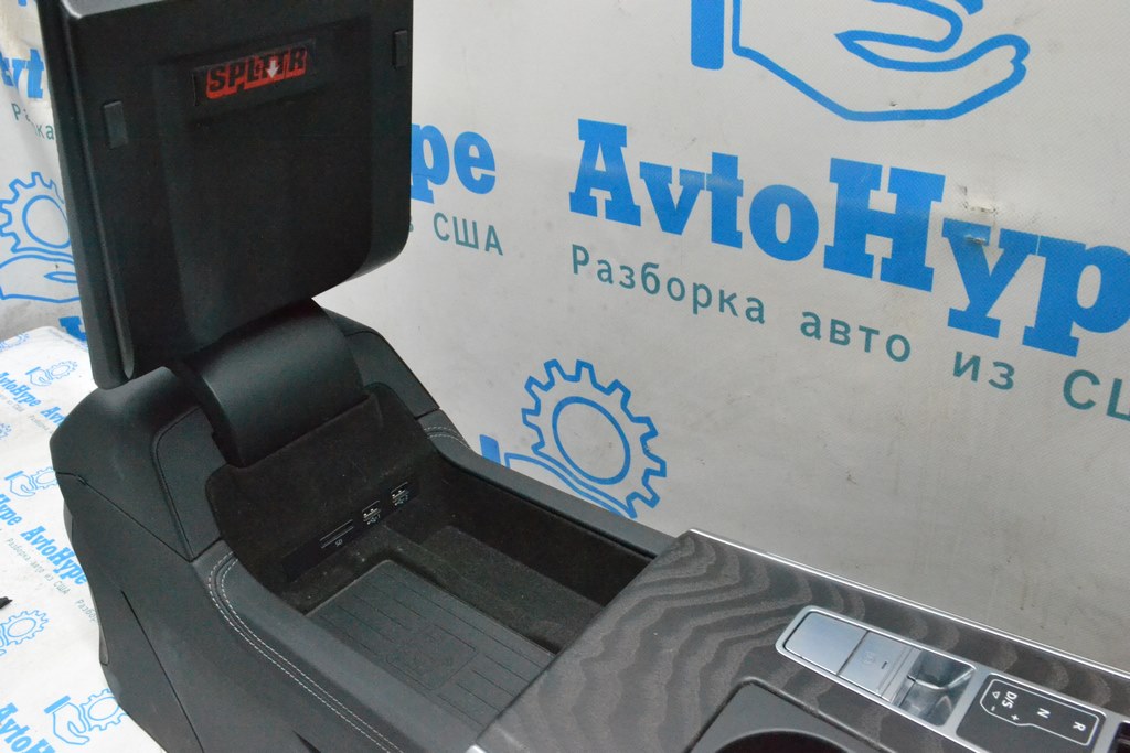 Подлокотник центральной консоли Audi A7 C8 19-25 кожа черная