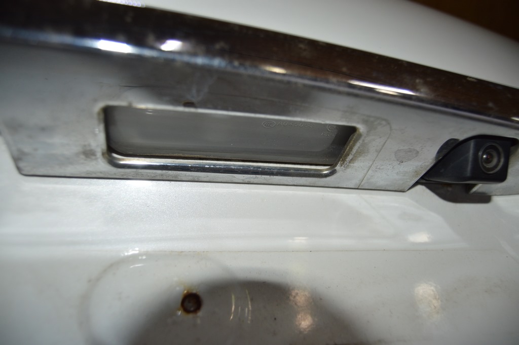 Подсветка номера двери багажника правая Lexus RX350 RX450h 10-15
